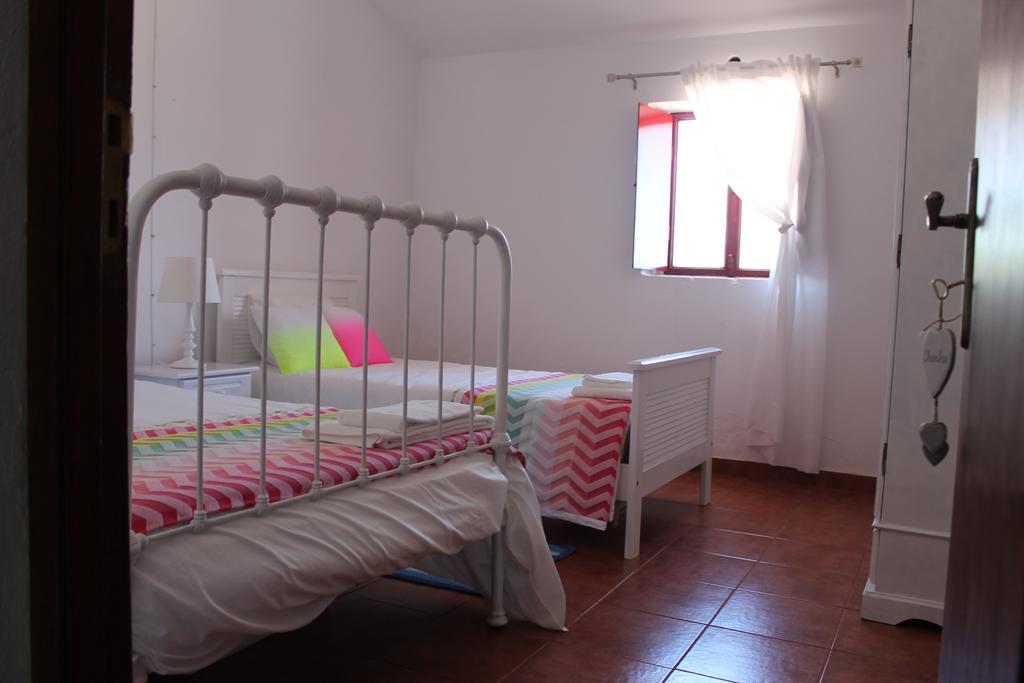 Vale Do Boto-quinta Com 3 Casas