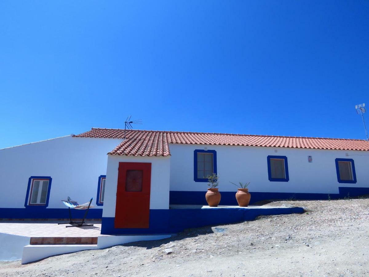 Vale Do Boto-quinta Com 3 Casas